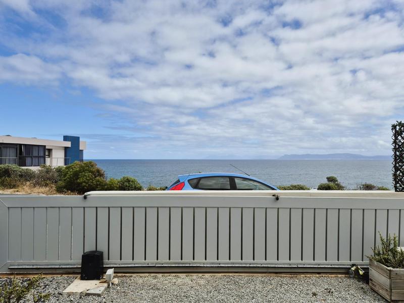 4 Bedroom Property for Sale in Perlemoenbaai Western Cape